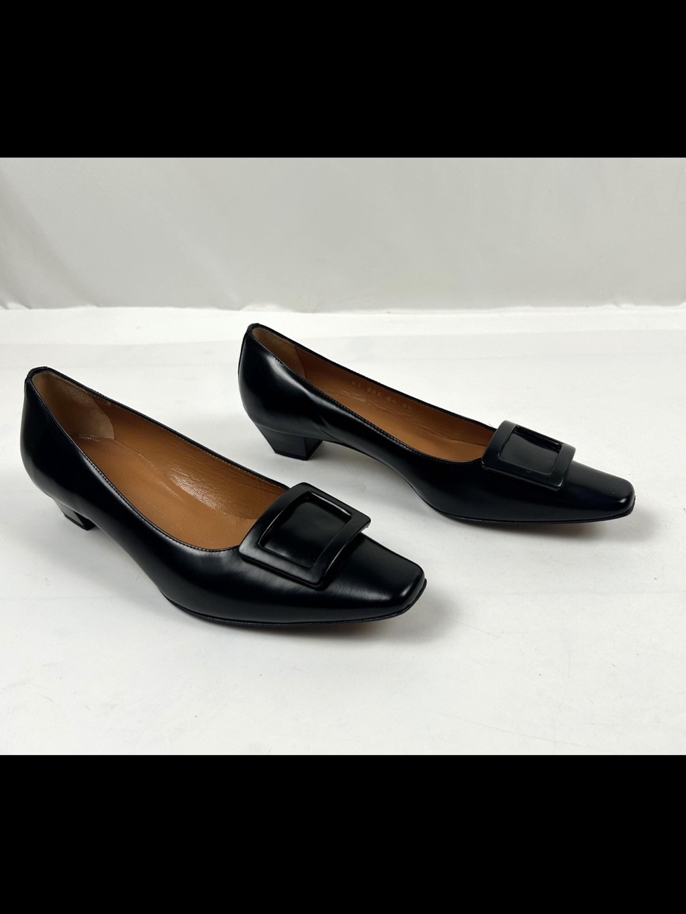 Roger Vivier like Classic Black Leather kitten Pumps with Decorative Buckle
